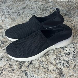 OTBT Forever Royce Sneakers Black Slip On Shoe Arch Support Womens Size 7